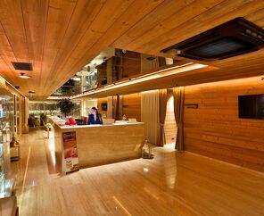 Dosso Dossi Hotels & Spa Downtown
